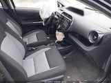 Toyota Prius C Two JTDKDTB39J1619939 снимка
