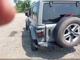Jeep Wrangler 4-Door Sahara 4X4 1C4HJXEGXPW551008 fotografie