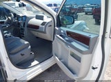Chrysler Town & Country Touring 2A4RR5DX1AR136558 photo