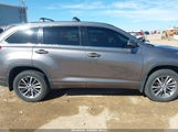 Toyota Highlander Xle 5TDJZRFH9JS555040 снимка
