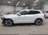 Volvo Xc60 Recharge Plug-In Hybrid T8 Plus Bright Theme YV4H60DN4P1301007 снимка