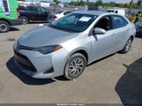 Toyota Corolla Le 5YFBURHE1JP821942 снимка