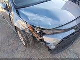 Toyota Corolla Le JTDEPMAE8NJ226551 снимка