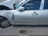 Lincoln Town Car Signature 1LNHM81W15Y613886 photo