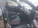 Toyota Highlander Xle 5TDJZRFH3JS829767 снимка