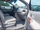 Toyota Sienna Xle V6 5TDYK3DC3BS042293 снимка