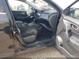 Nissan Rogue Sport S JN1BJ1CRXKW627863 снимка