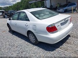 Toyota Camry Le 4T1BE32KX5U622546 photo