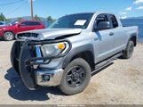 Toyota Tundra Sr5 5.7L V8 5TFUW5F12EX366764 photo