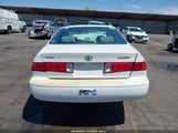 Toyota Camry Le JT2BG22K5Y0418427 снимка