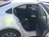 Toyota Corolla Le JTDEPMAE9N3017050 снимка