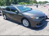 Toyota Camry Le 4T1B11HK9JU600250 photo
