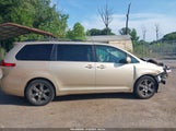 Toyota Sienna Le 7 Passenger 5TDJK3DC0DS055586 снимка