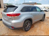 Toyota Highlander Xle 5TDKZRFH0JS531813 снимка