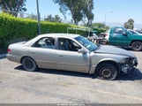 Toyota Camry Le JT2BG22KXW0260714 fotografie