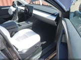 Tesla Model Y Long Range Dual Motor All-Wheel Drive 7SAYGDEE5RA219674 fotografie