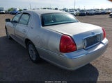 Lincoln Town Car 2LNHM82V58X658565 снимка