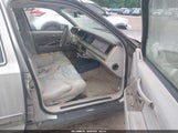 Lincoln Town Car Signature 1LNLM82F2LY744198 снимка