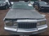 Lincoln Town Car Signature 1LNLM82F2LY744198 fotografie