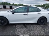 Toyota Camry Nightshade Edition Hybrid 4T1T31AKXNU034307 fotografie