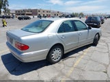Mercedes-Benz E 320 WDBJF65J6YB153682 снимка
