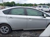 Toyota Prius Two JTDKN3DU5D5621798 снимка