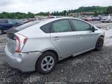 Toyota Prius Two JTDKN3DU5D5621798 снимка