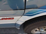 Chevrolet Astro Upfitter Pkg. 1GBEL19W7XB146070 снимка