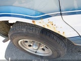 Chevrolet Astro Upfitter Pkg. 1GBEL19W7XB146070 снимка