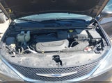 Chrysler Pacifica Touring L 2C4RC1BG7KR685556 снимка