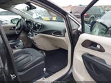 Chrysler Pacifica Touring L 2C4RC1BG7KR555292 снимка