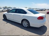 Volkswagen Passat 1.8T Limited Edition 1VWBT7A37FC029209 снимка