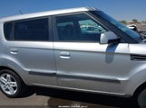 KIA SOUL + KNDJT2A22A7113383 снимка