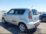 KIA SOUL + KNDJT2A22A7113383 снимка