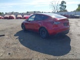 Tesla Model Y Performance Dual Motor All-Wheel Drive 7SAYGDEF7RF105137 fotografie