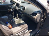 Jeep Cherokee Altitude Fwd 1C4PJLAB0HW661758 fotografie