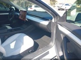 Tesla Model 3 Standard Range Plus Rear-Wheel Drive 5YJ3E1EA8MF064588 снимка
