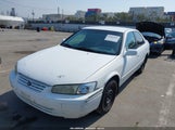 Toyota Camry Le JT2BG22K4V0100780 снимка