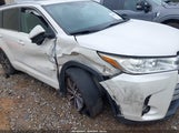 Toyota Highlander Xle 5TDJZRFH0JS890820 снимка