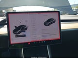 Tesla Model 3 Standard Range Plus Rear-Wheel Drive/Standard Range Rear-Wheel Drive 5YJ3E1EA1LF803640 fotografie