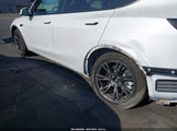 Tesla Model Y Long Range Dual Motor All-Wheel Drive 7SAYGDEE2RF121527 fotografie