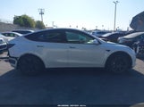Tesla Model Y Long Range Dual Motor All-Wheel Drive 7SAYGDEE2RF121527 fotografie