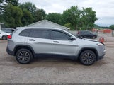Jeep Cherokee Sport 1C4PJMAB1FW533421 снимка