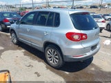 Volkswagen Tiguan S/Se/Sel WVGAV75N49W513079 photo