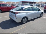 Toyota Prius Two JTDKBRFUXH3568932 снимка