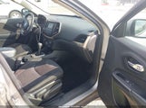 Jeep Cherokee Latitude 1C4PJLCBXFW636988 снимка