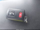 Toyota Rav4 Hybrid Xle JTMRJREVXHD124407 fotografie