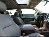 Toyota Sequoia Sr5 5TDBW5G17ES104010 снимка