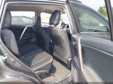 Toyota Rav4 Le JTMBFREV7JJ211191 снимка