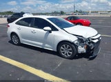 Toyota Corolla Le JTDEPRAE9LJ105876 снимка